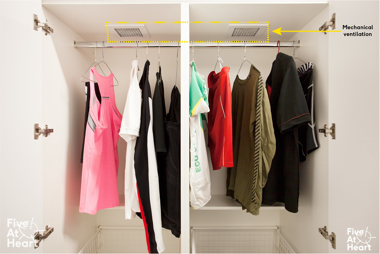 Is the airing station connected to mechanical ventilation or a power source that can dry the clothes?