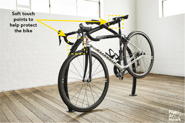 Is there soft material (e.g leather) on the main touch points of the rack which helps protect the users bike from scratches?